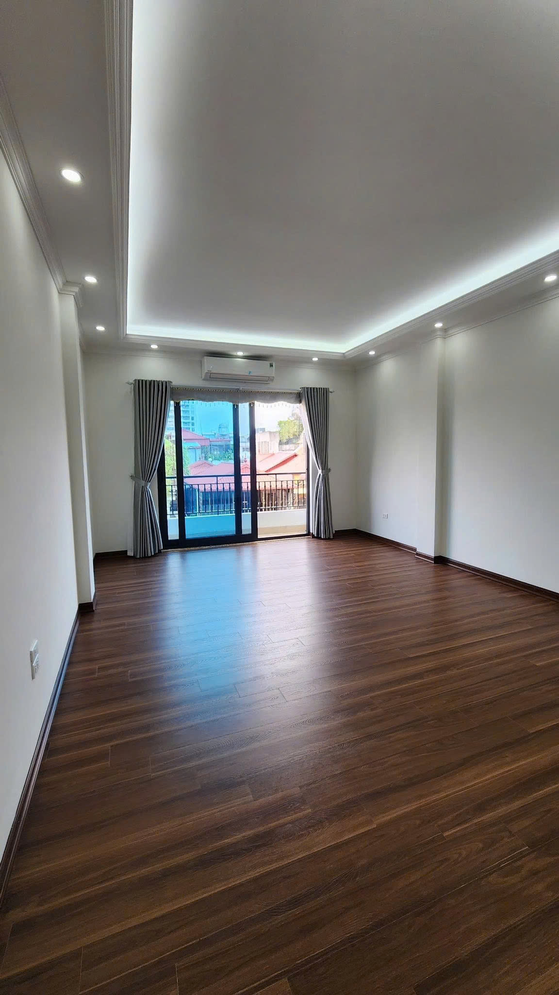 BÁN NHÀ PHỐ PHÙNG CHÍ KIÊN, CẦU GIẤY – 79M x 6T THANG MÁY – VỈA HÈ Ô TÔ TRÁNH – KINH DOANH – GIÁ 35 TỶ