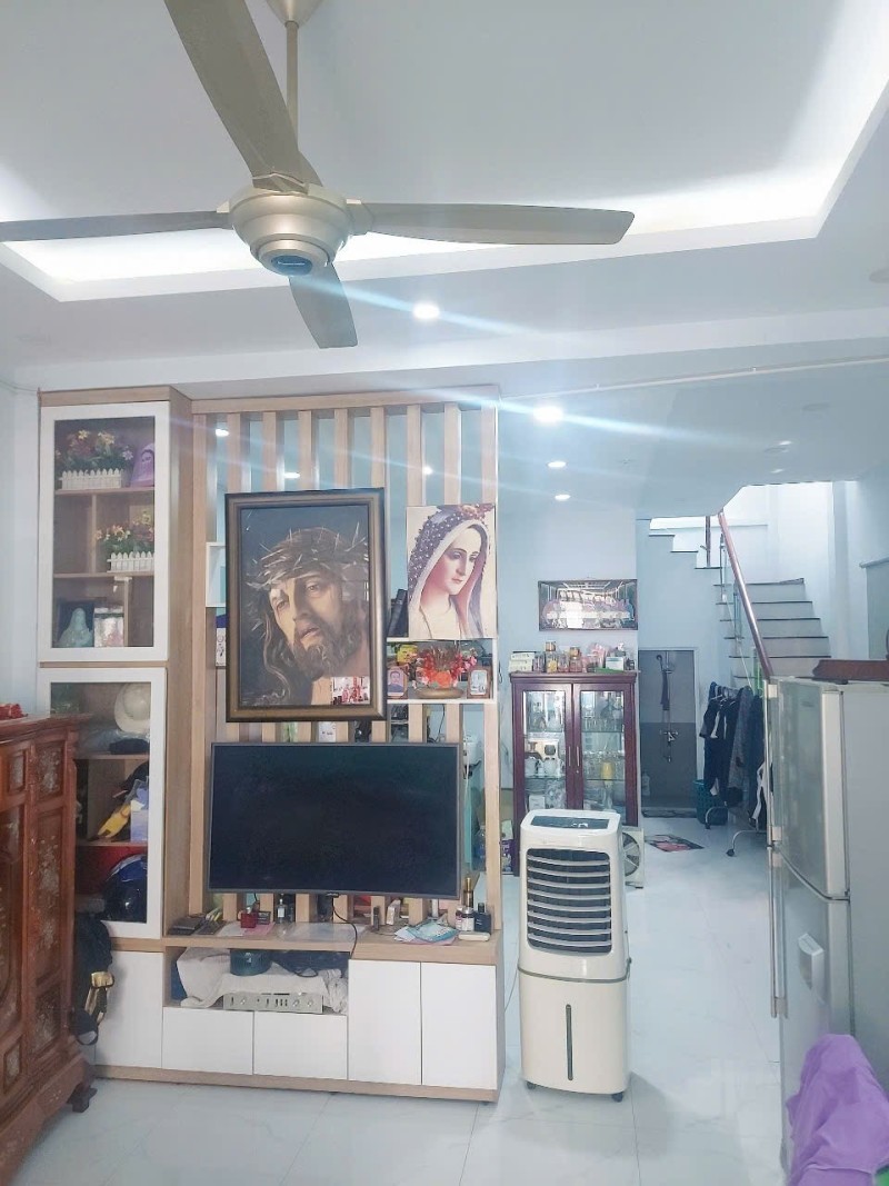 Bán nhà đường số 22 Phước Long , TP HCM, DT 80m2, 2 tầng, 3PN, SH, 5.35 tỷ.