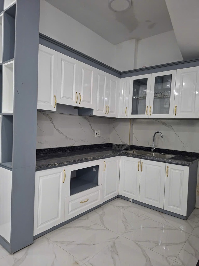 BÁN NHÀ BÁT KHỐI LONG BIÊN-MỚI TOANH-NGÕ OTO THÔNG-32M-NHỈNH 5 TỶ(TL)