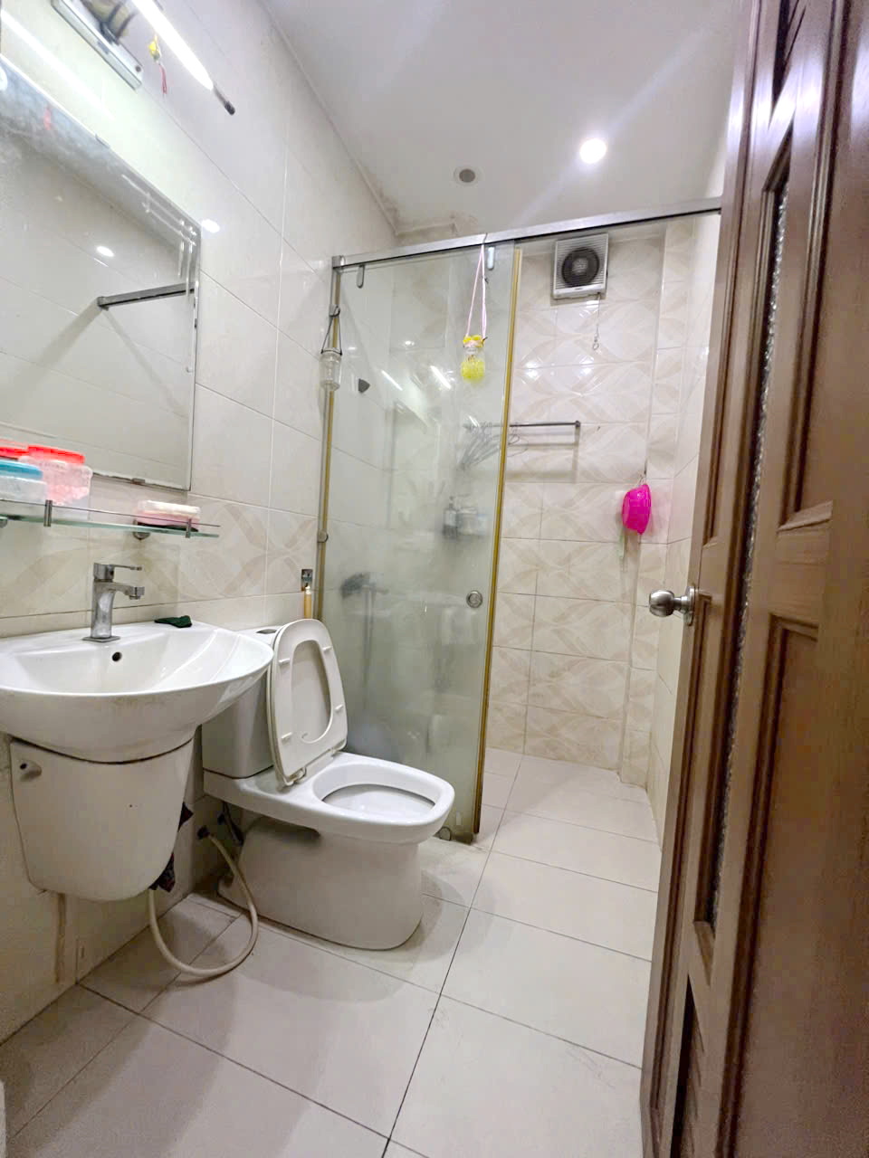 Nhà 4 tầng nở hậu L mặt tiền view bờ kè Lò Gốm P12Q6. Giá: 8.9 tỷ
