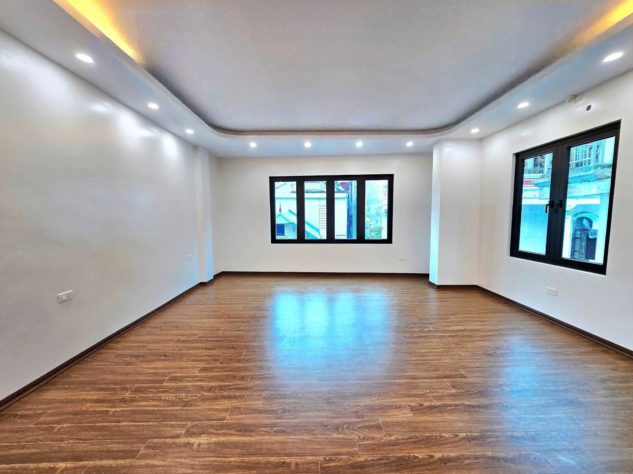 BÁN NHÀ PHÂN LÔ ĐỘI NHÂN, BA ĐÌNH – 43M² x 7T THANG MÁY – MT RỘNG – GARA Ô TÔ – KINH DOANH – GIÁ 17.5 TỶ