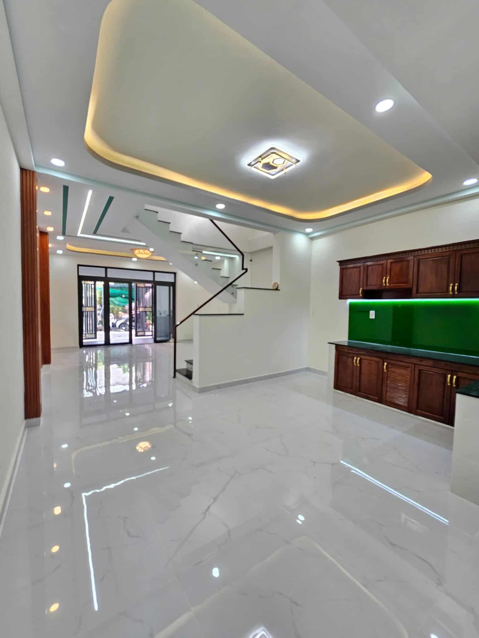 SIÊU PHẨM NHÀ 2 TẦNG BTCT ĐẸP LUNG LINH 88M2 NGANG 5M. MẶT TIỀN ĐƯỜNG XUÂN THỚI 16 GẦN GIÁO XỨ BÙI MÔN