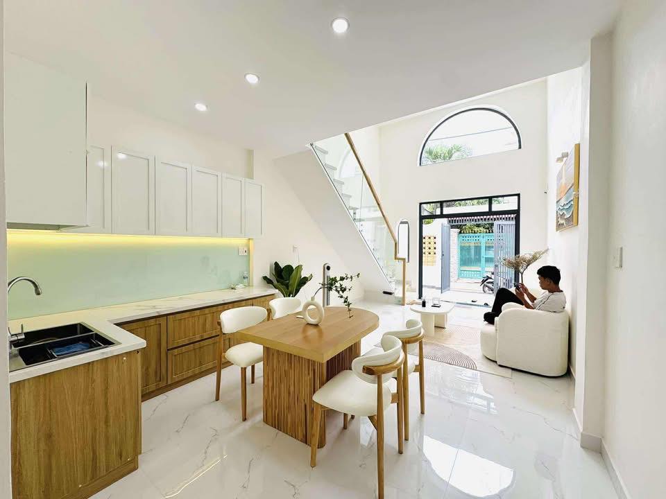 NHÀ 2 TẦNG ĐÚC MỚI TINH 64M2, HXH THÔNG. GẦN TRƯỜNG VÕ TRƯỜNG TOẢN ĐƯỜNG HT45, TÂN THỚI HIỆP. QUẬN 12