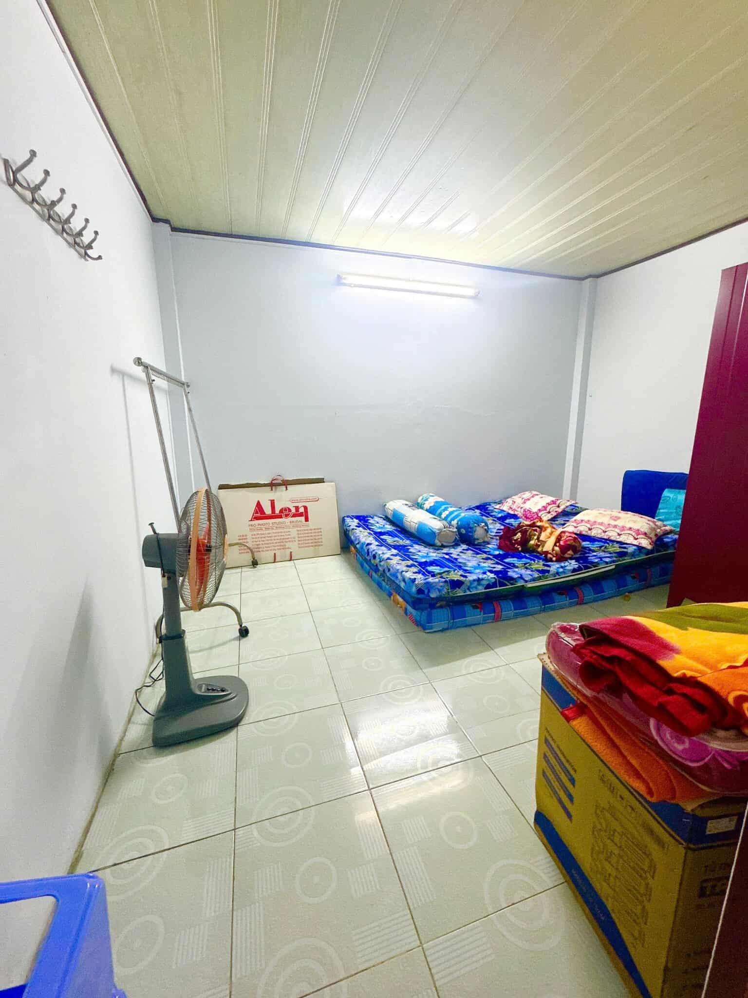 NHÀ 2 TẦNG 41M2(4X10M), GẦN CHỢ LÊ VĂN QUỚI HXH 5M ĐỖ CỬA. BTĐ, BÌNH TÂN. GIÁ RẺ CHỈ 4,35 Tỷ TL.