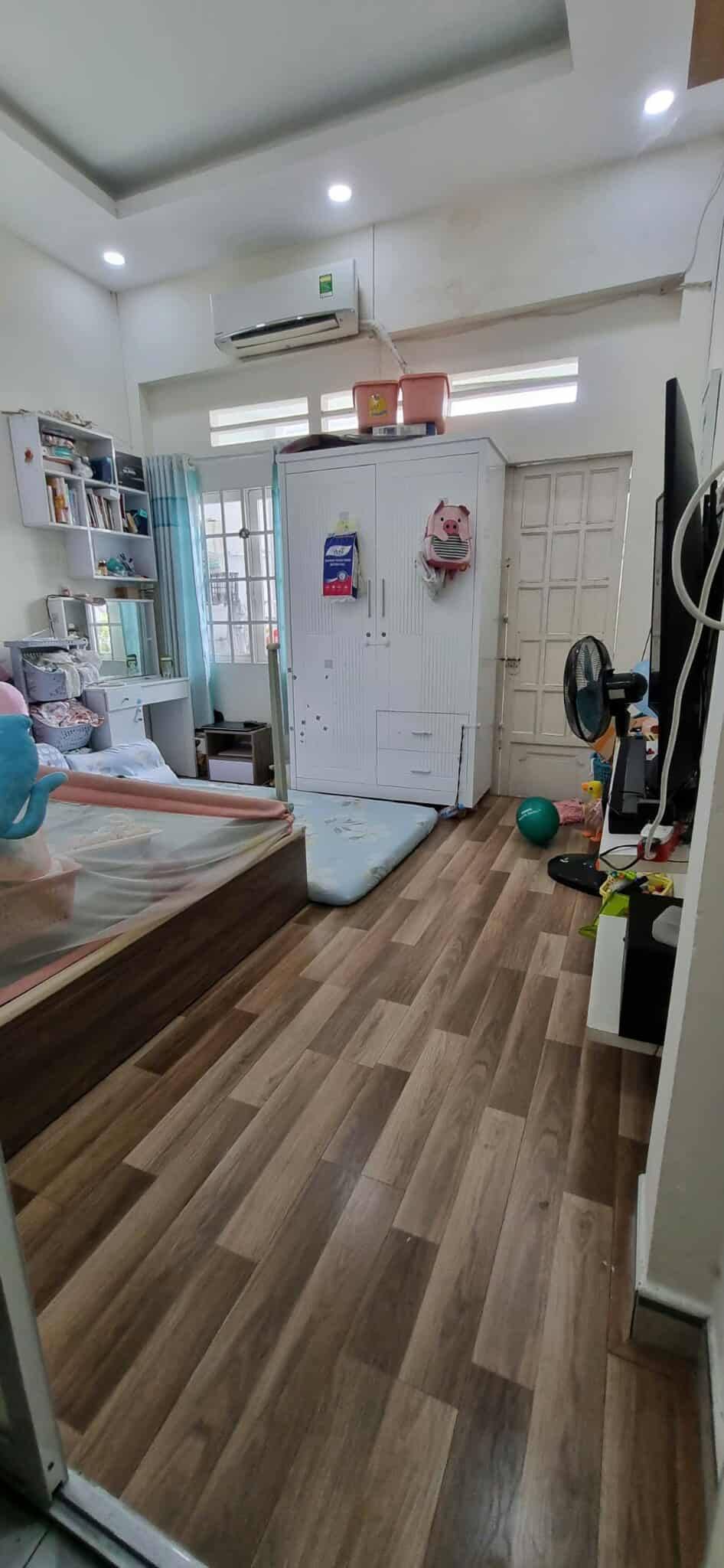 NHÀ NGAY BỐN XÃ GIÁP TÂN PHÚ 43M2 (3.7X12) 2 TẦNG CÒN Ở TỐT, HXH ĐỖ CỬA. BTĐ, BÌNH TÂN.