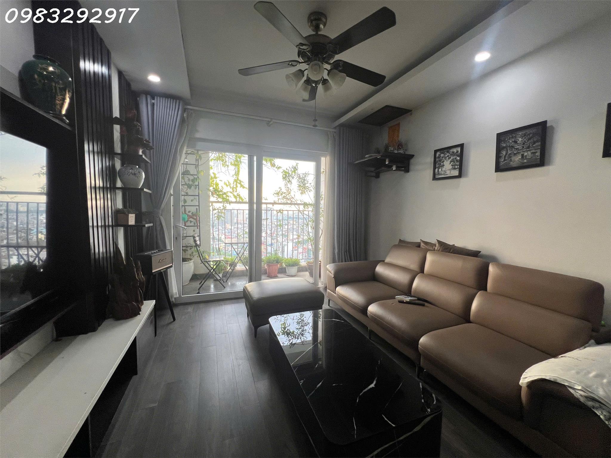Cho Thuê CHCC 101 m2; 3PN;2VS; nội thất đầy đủ. Có slot oto; view siêu đẹp. Bể bơi; gym;