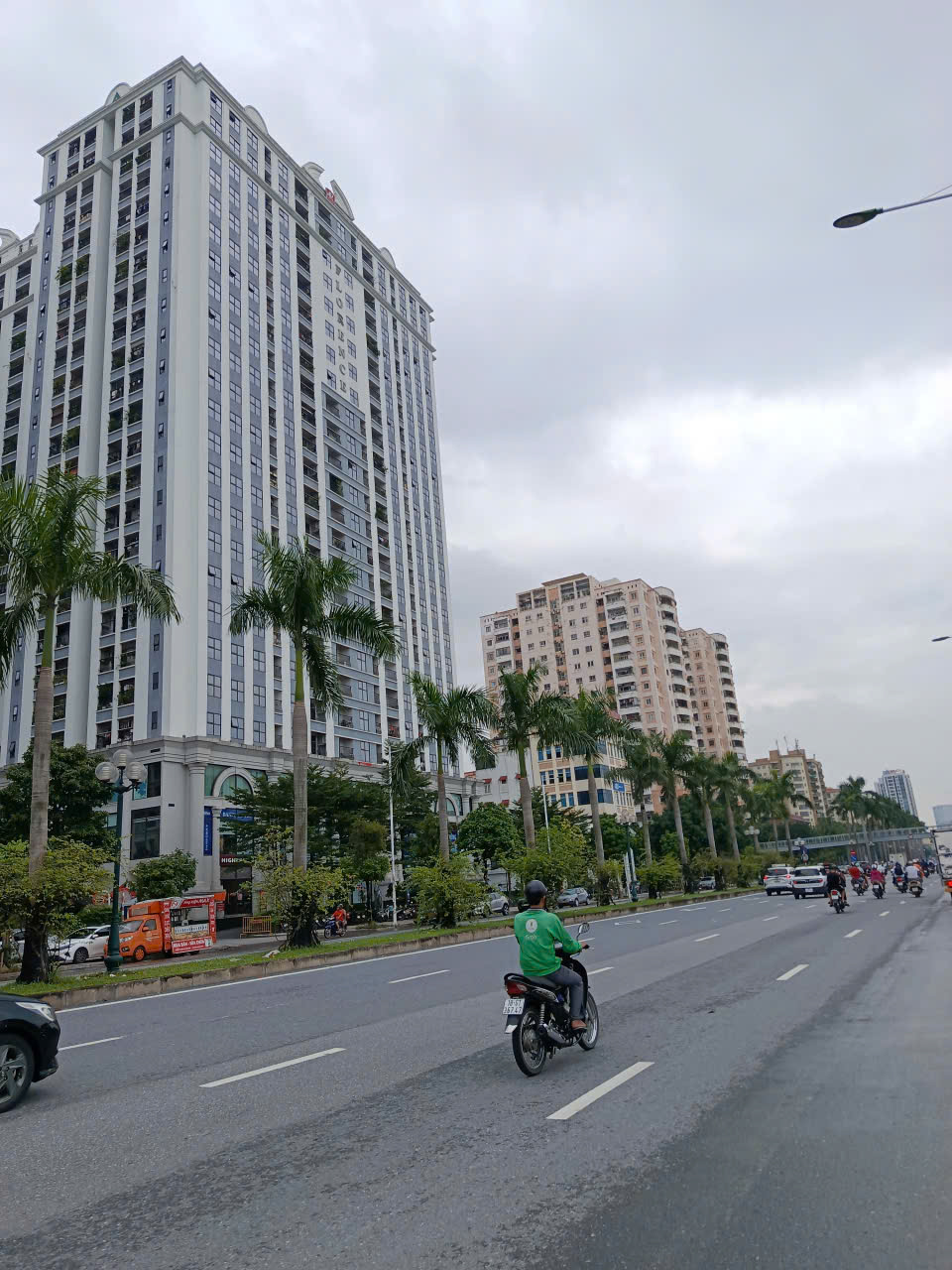 Căn hộ cao cấp Trung Tâm Mỹ Đình full nội thất có slot oto