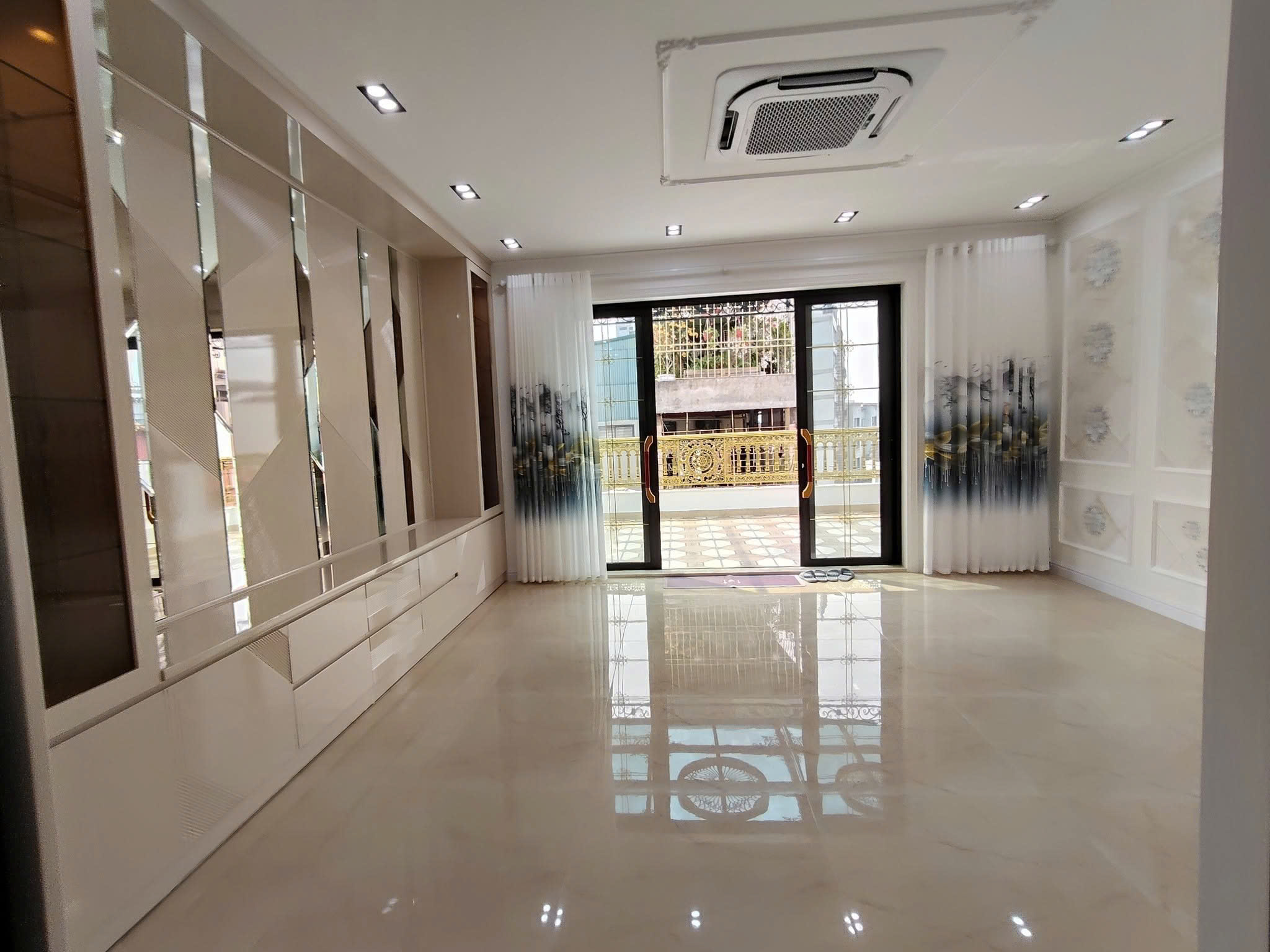 BÁN NHÀ MẶT PHỐ ĐÔNG QUAN, CẦU GIẤY – 60M x 6T THANG MÁY – MT 5.5M – Ô TÔ TRÁNH – GIÁ 26.8 TỶ