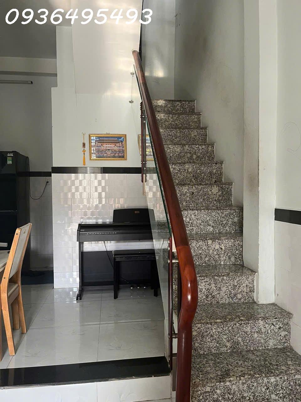 Chính chủ cần tiền bán nhanh nhà Xuân Thới Thượng, Hóc Môn, DT 40m2, giá 1 tỷ 850tr còn TL