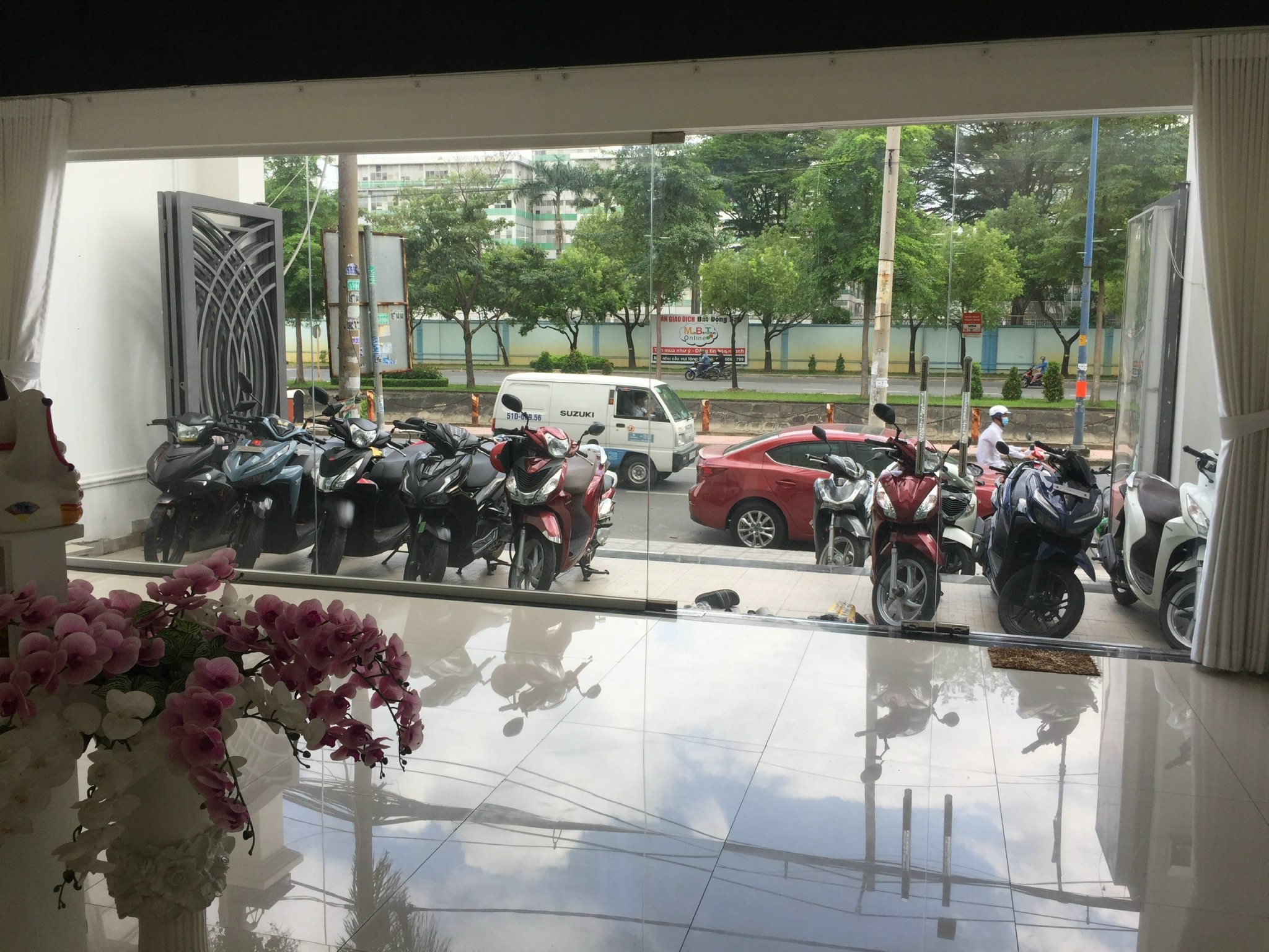 BÁN NHÀ MẶT TIỀN TRẦN VĂN GIÀU – KHU TÊN LỬA