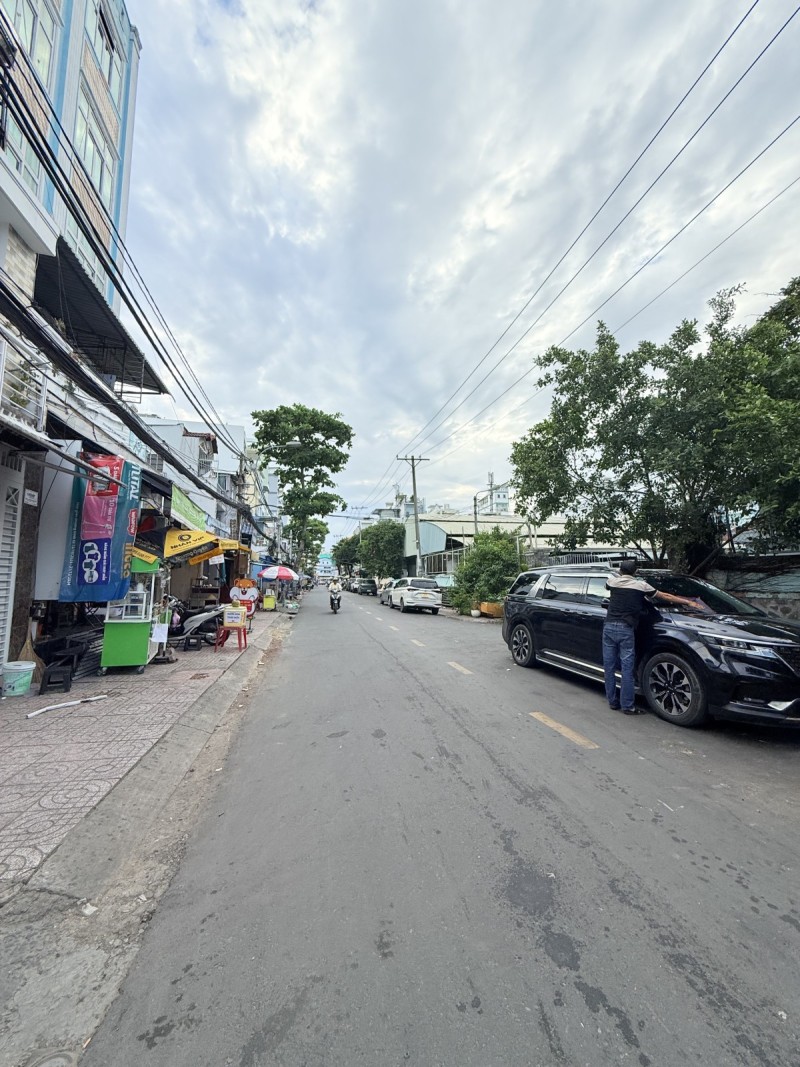 Bán nhà mặt phố ngay Dương Bá Trạc 3,8×15 khu kinh doanh sầm uất