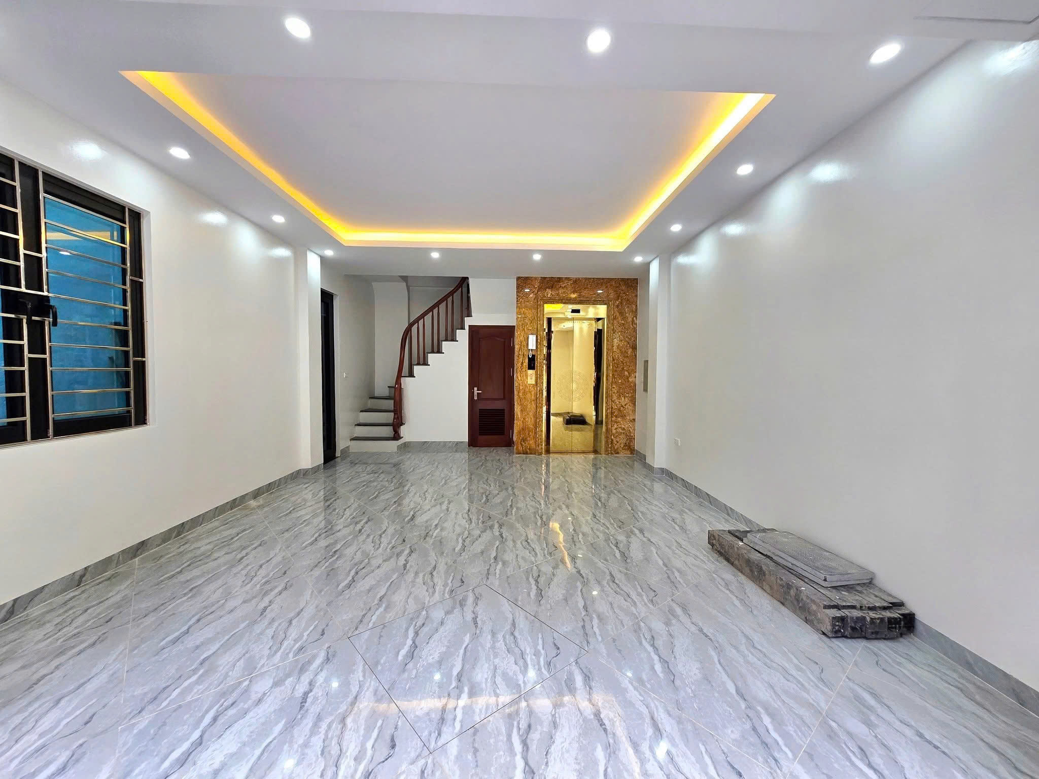 BÁN NHÀ PHÂN LÔ ĐỘI NHÂN, BA ĐÌNH – 43M² x 7T THANG MÁY – MT RỘNG – GARA Ô TÔ – KINH DOANH – GIÁ 17.5 TỶ