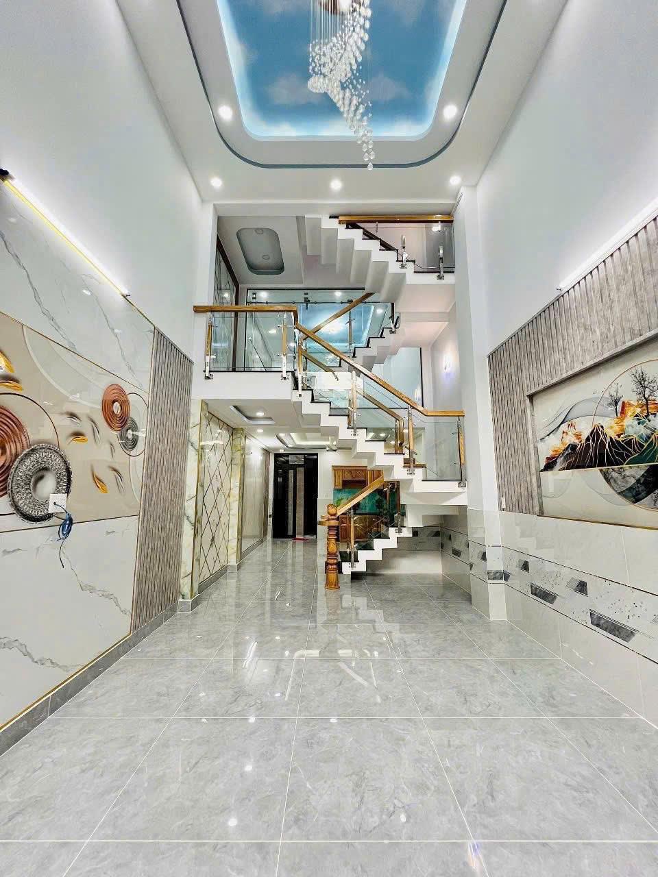 Bán nhà hẻm 8m Trường Chinh, phường 14, Tân Bình, 4x19m; 4 tầng