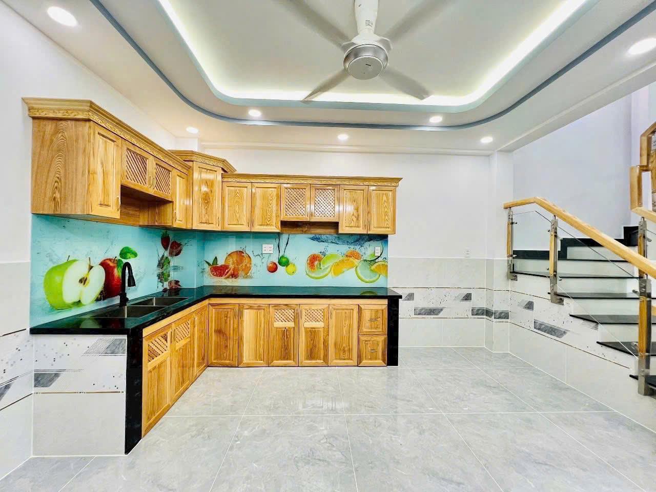 Bán nhà hẻm 8m Trường Chinh, phường 14, Tân Bình, 4x19m; 4 tầng