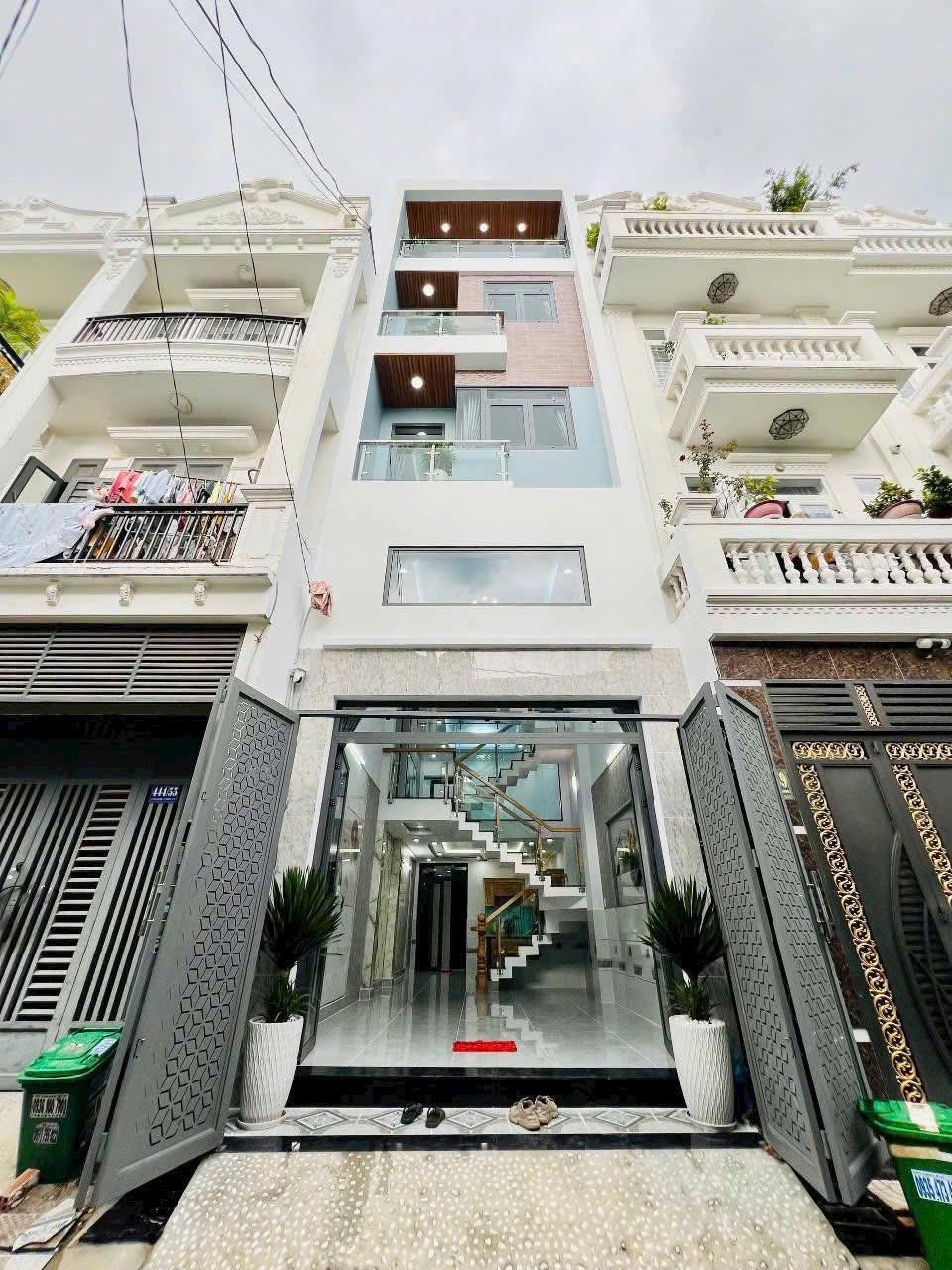 Bán nhà hẻm 8m Trường Chinh, phường 14, Tân Bình, 4x19m; 4 tầng