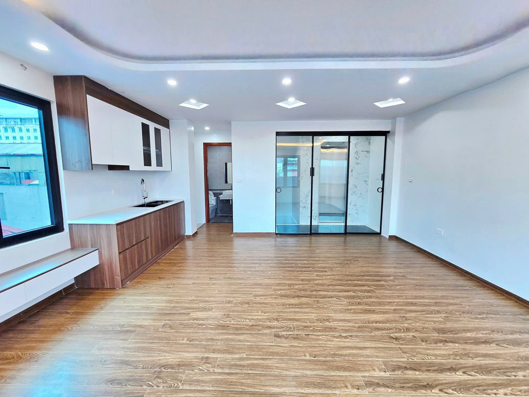 BÁN NHÀ PHÂN LÔ ĐỘI NHÂN, BA ĐÌNH – 43M² x 7T THANG MÁY – MT RỘNG – GARA Ô TÔ – KINH DOANH – GIÁ 17.5 TỶ