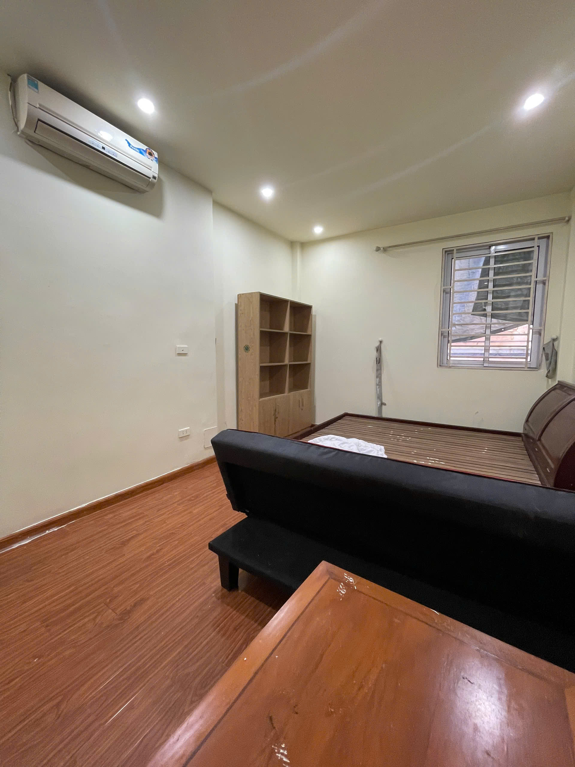 Cho thuê nhà ngõ 31 Nguyễn Cao, 3 tầng x 30m2, 3 PN, 8 Triệu