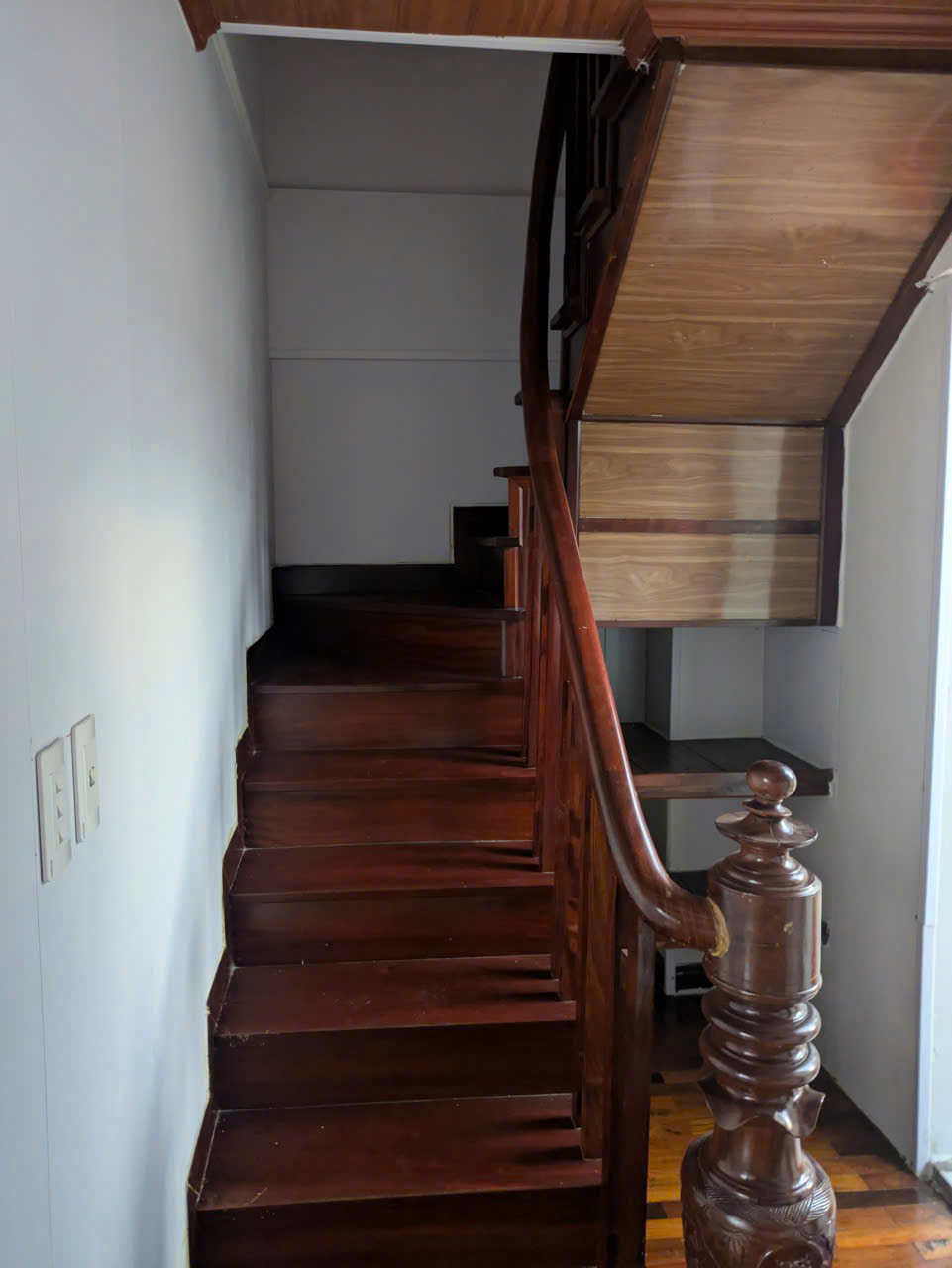 Cho thuê căn hộ duplex tầng 5 ngõ 85 Trường Chinh, 40m2 x 2 tầng, 2 ngủ, 1PK, wc, 10 Triệu
