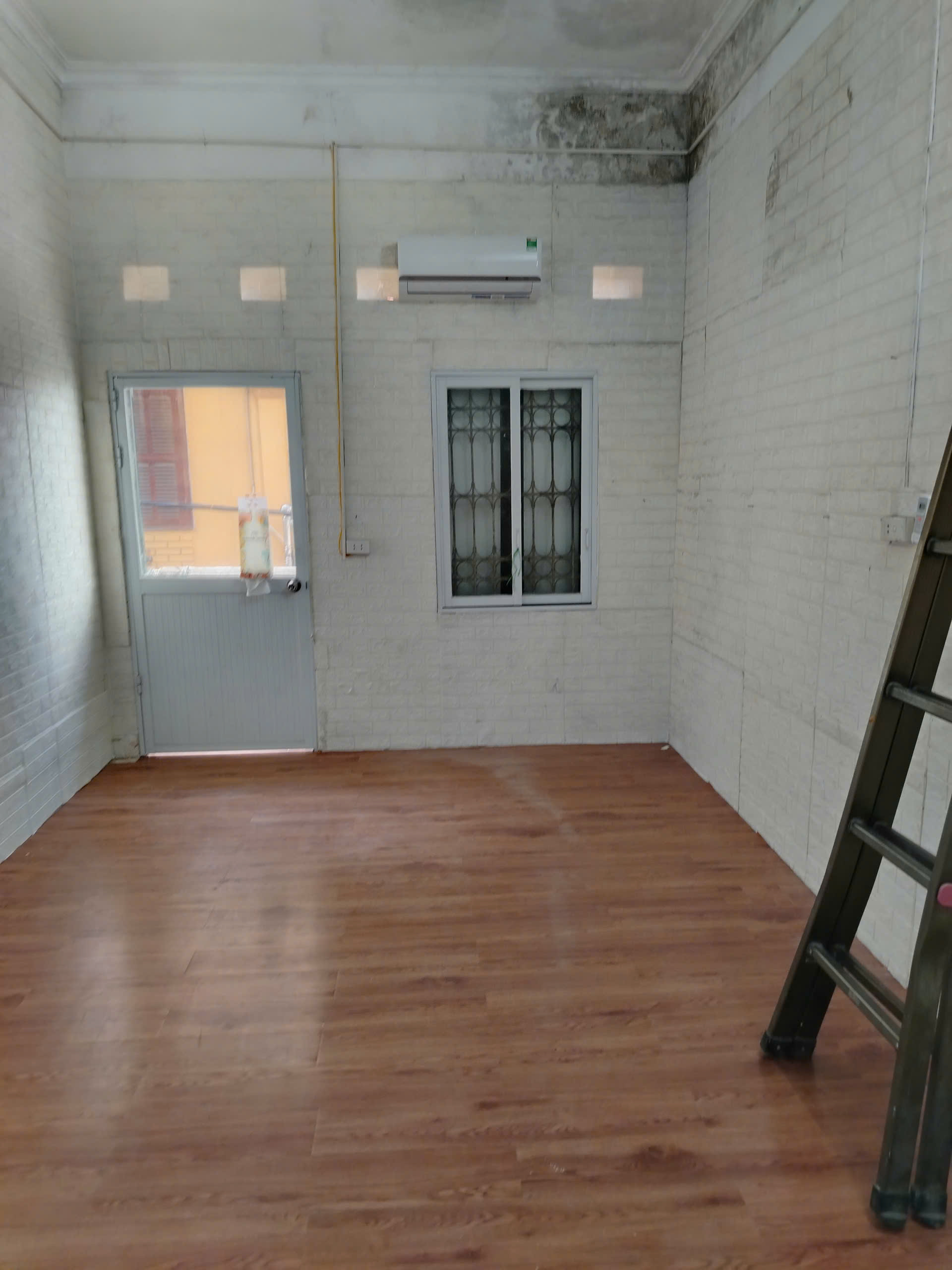 Cho thuê nhà ngõ 164 Khương Thượng, 40m² x 3 tầng, 3PN, 9 triệu/tháng