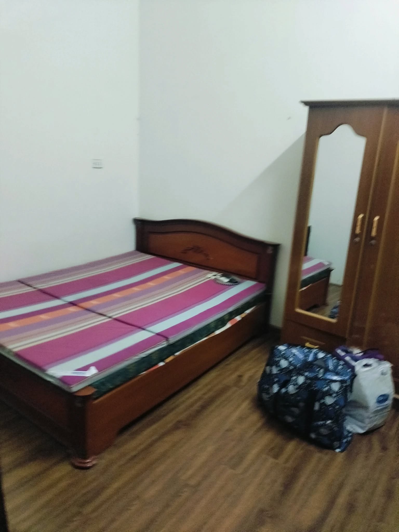 Cho thuê nhà Ngõ Gốc Đề, Hoàng Mai 4 tầng x 40m2, 4PN, 3 vệ sinh, 11 Triệu