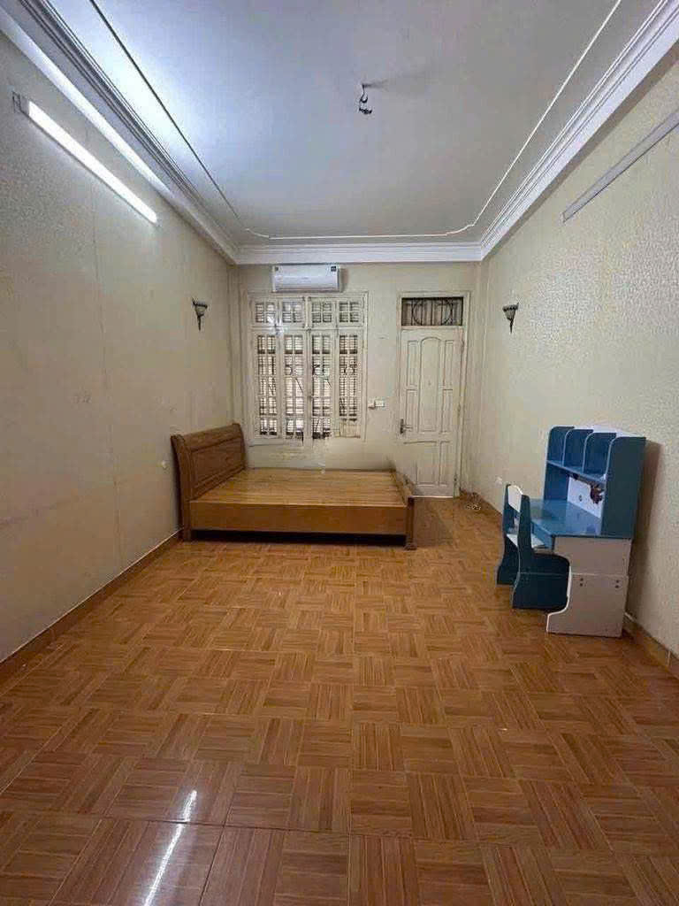 Cho thuê nhà nguyên căn ngõ Quỳnh 30m² x 5 tầng 3 PN, 14 Triệu có tl