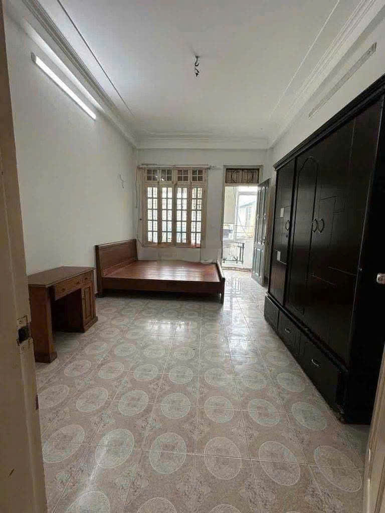 Cho thuê nhà nguyên căn ngõ Quỳnh 30m² x 5 tầng 3 PN, 14 Triệu có tl