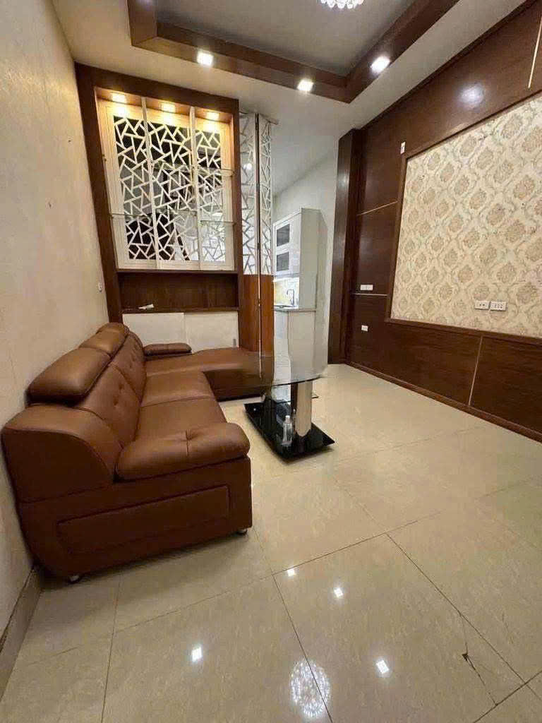 Cho thuê nhà nguyên căn ngõ Quỳnh 30m² x 5 tầng 3 PN, 14 Triệu có tl