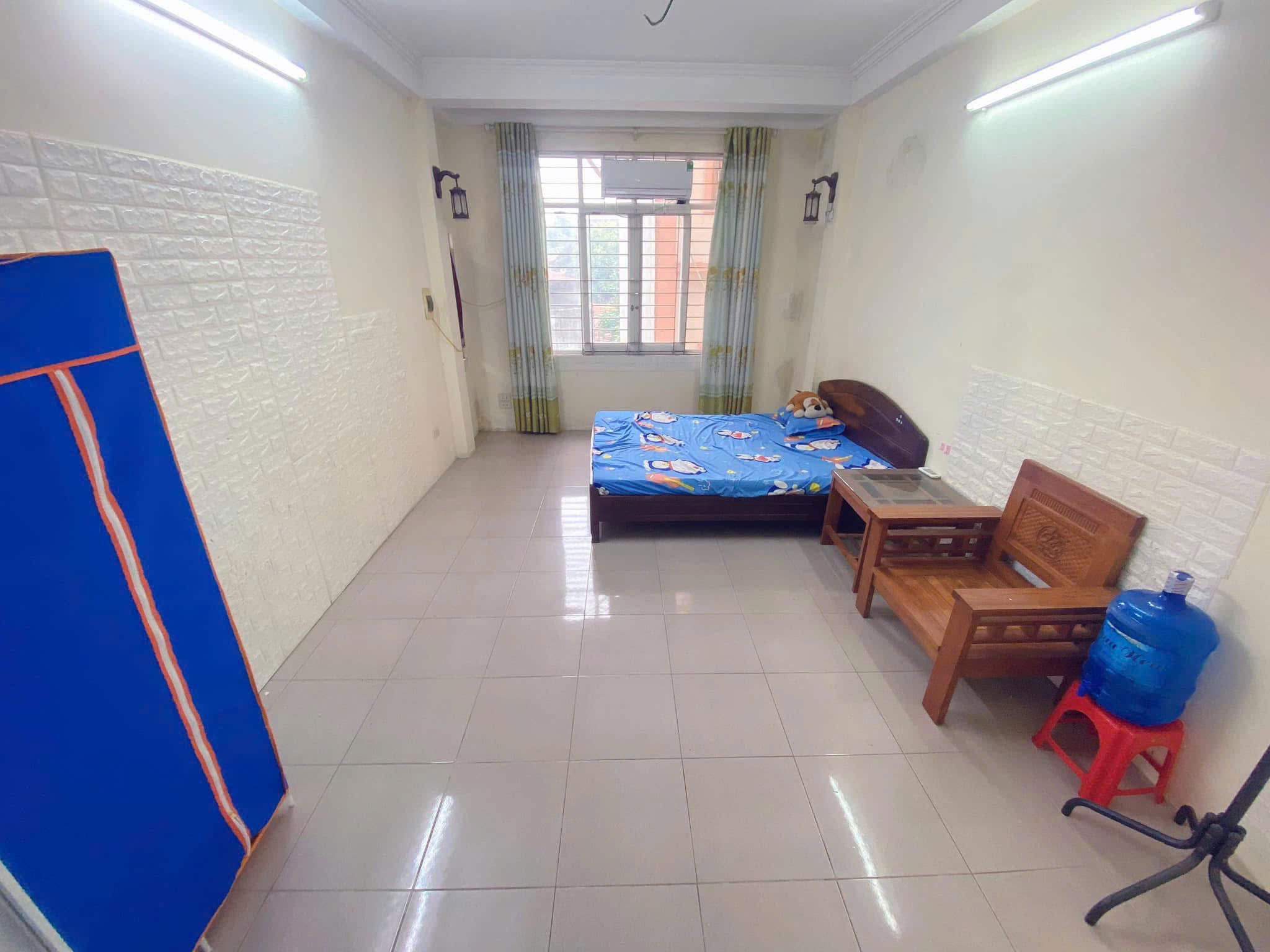 Cho thuê nhà nguyên căn ngõ 211 Vĩnh Hưng, 30m² x 5 tầng, 3PN, 4 WC, 10.5 Triệu