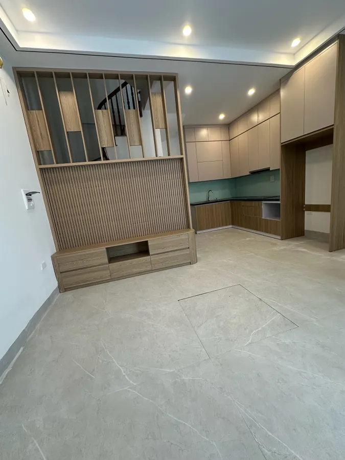 NHÀ ĐẸP 4 TẦNG Ô TÔ VÀO NHÀ CỰ KHỐI 35m2 mặt tiền 5m, 4.6 Tỷ Long Biên Hà Nội.