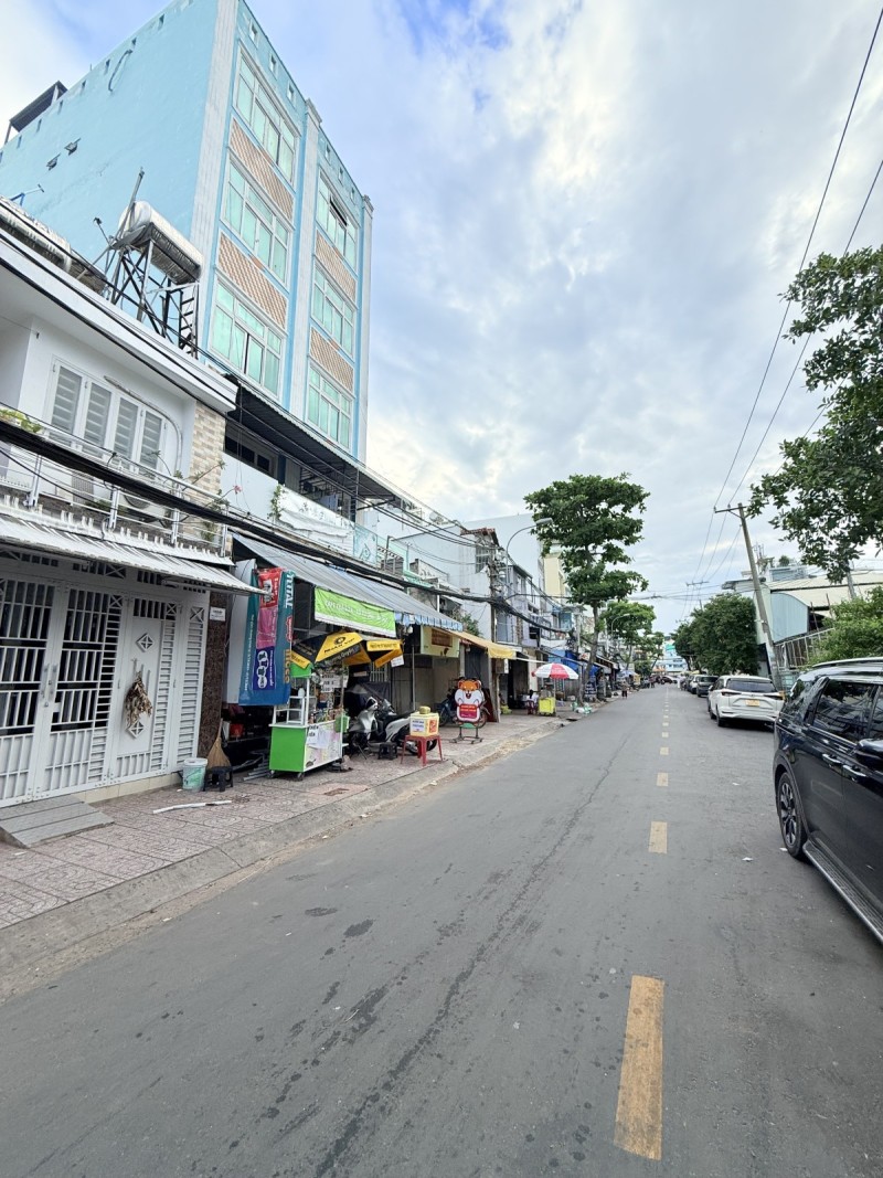 Bán nhà mặt phố ngay Dương Bá Trạc 3,8×15 khu kinh doanh sầm uất