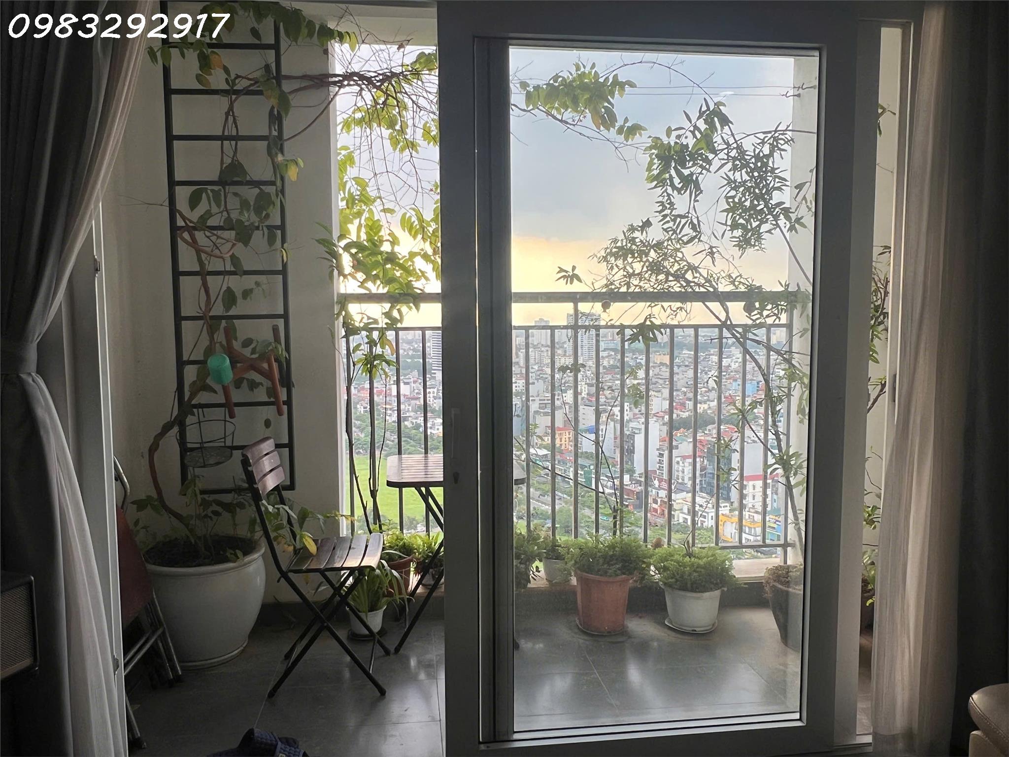 Cho Thuê CHCC 101 m2; 3PN;2VS; nội thất đầy đủ. Có slot oto; view siêu đẹp. Bể bơi; gym;