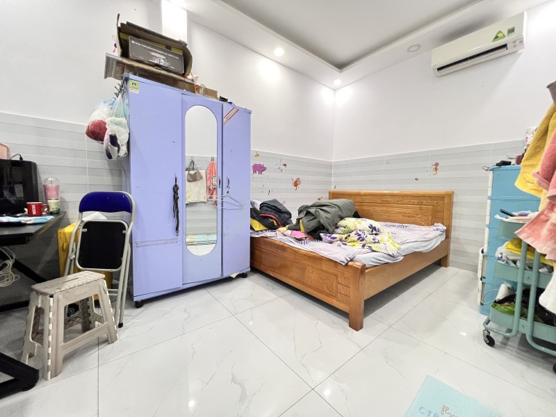Bán nhà đường Số 11, Linh Xuân, TP HCM. DT 75m2, 2 tầng, 3PN, SH. Giá 5.5 tỷ.