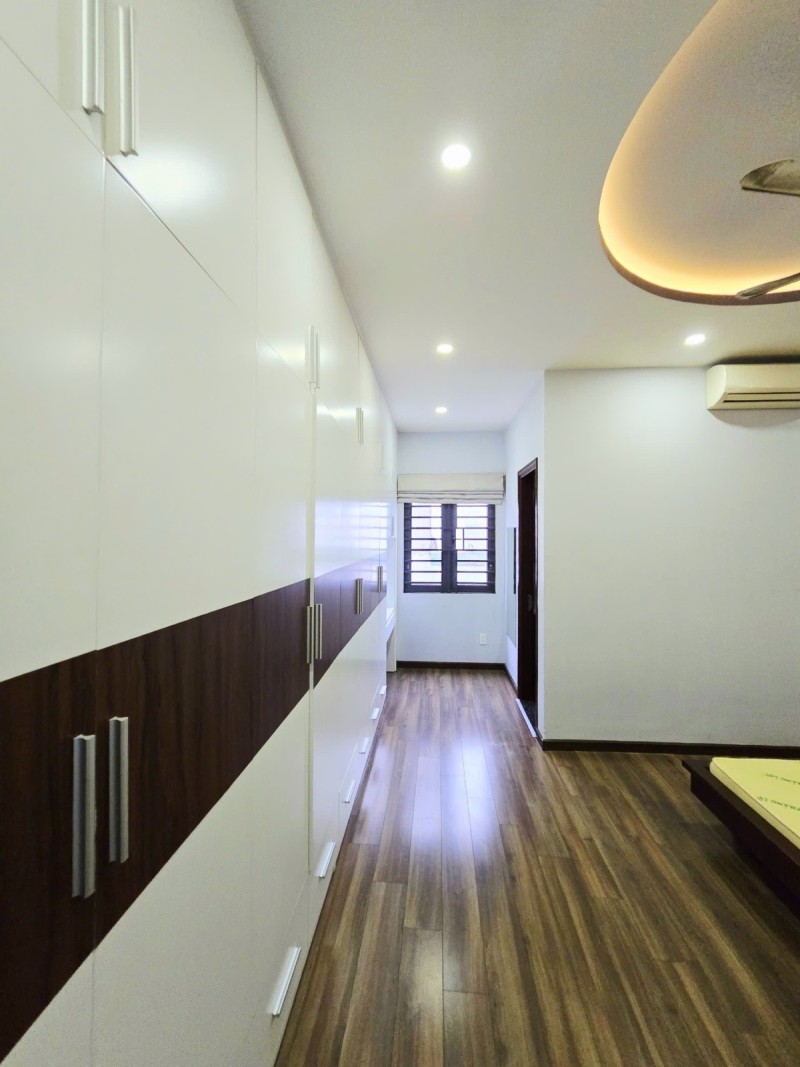 Bán nhà 4 tầng, đường Số 13, Cát Lái, TP HCM. DT 5x21m, 105m2, 4PN, SH, giá 11.4 tỷ –