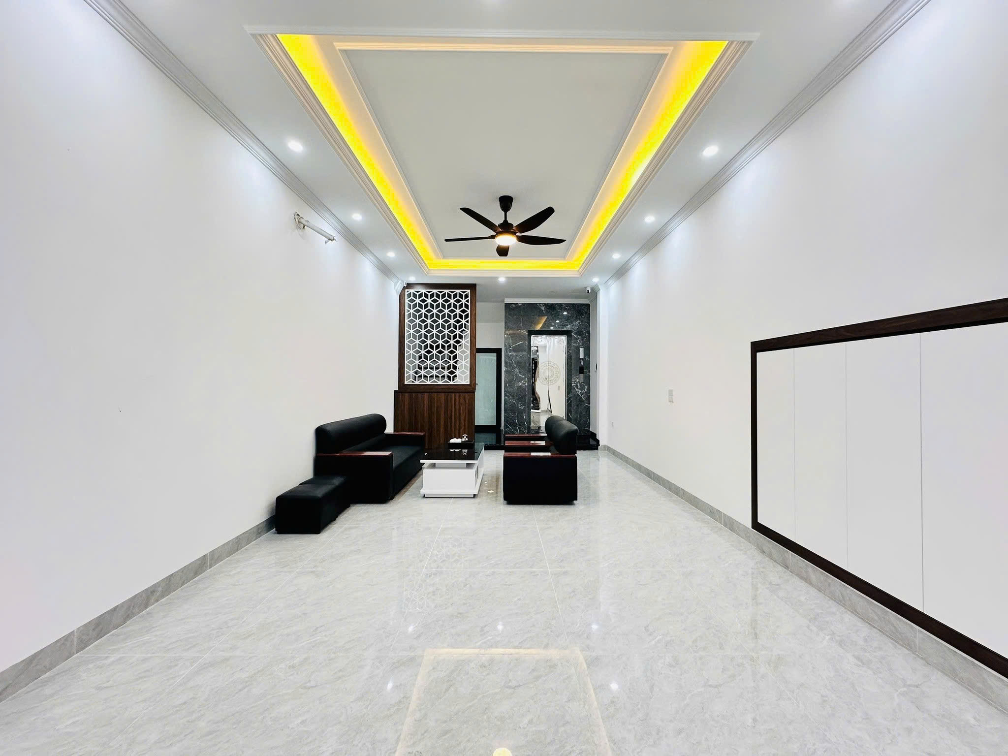 BÁN NHÀ TRẦN QUỐC HOÀN, CẦU GIẤY – 41M² x 7T THANG MÁY – PHÂN LÔ Ô TÔ TRÁNH – KINH DOANH