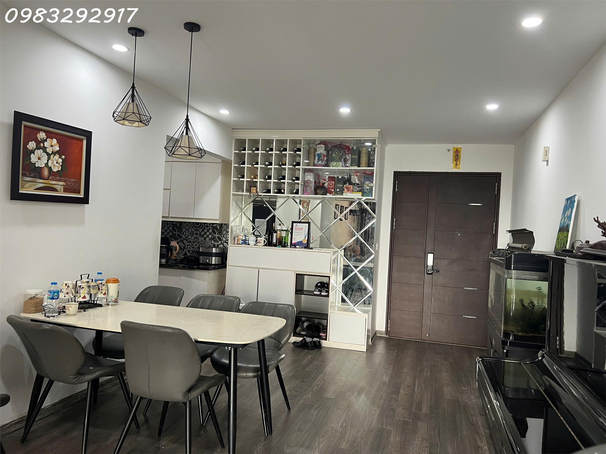 Cho Thuê CHCC 101 m2; 3PN;2VS; nội thất đầy đủ. Có slot oto; view siêu đẹp. Bể bơi; gym;