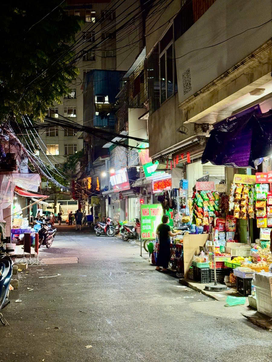 Bán nhà mặt chợ Phương Mai – Ngõ Ô tô kinh doanh sầm uất – Thông các ngả – 5 tầng Ô chờ thang máy sẵn