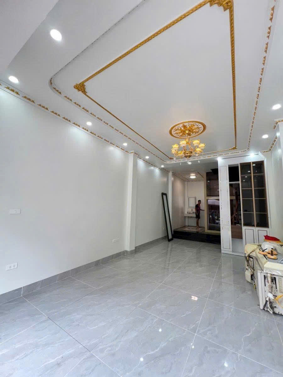 Bán nhà mặt chợ Phương Mai – Ngõ Ô tô kinh doanh sầm uất – Thông các ngả – 5 tầng Ô chờ thang máy sẵn