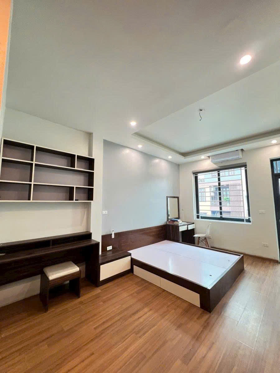 Bán nhà mặt chợ Phương Mai – Ngõ Ô tô kinh doanh sầm uất – Thông các ngả – 5 tầng Ô chờ thang máy sẵn