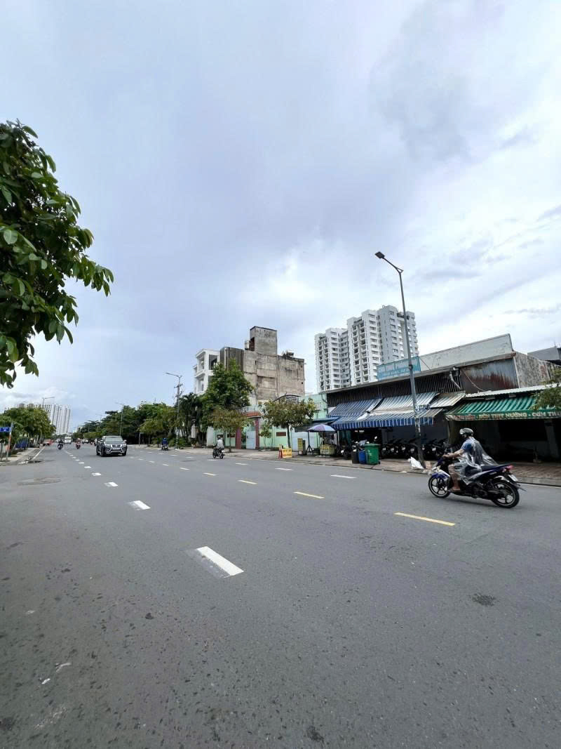 Bán nhà Mặt tiền Tô Hiệu – gần ngã tư Hòa Bình, 4x21m, 2 Tầng cũ, 2 PN, chào 15,5 tỷ.
