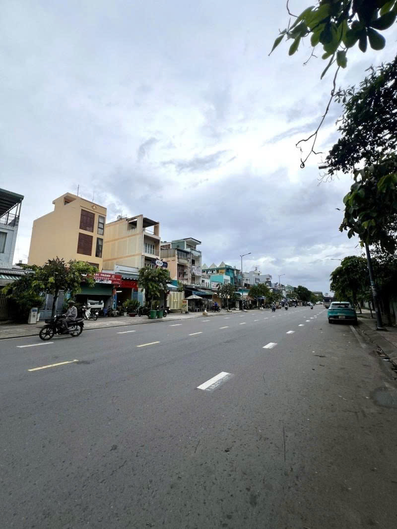 Bán nhà Mặt tiền Tô Hiệu – gần ngã tư Hòa Bình, 4x21m, 2 Tầng cũ, 2 PN, chào 15,5 tỷ.