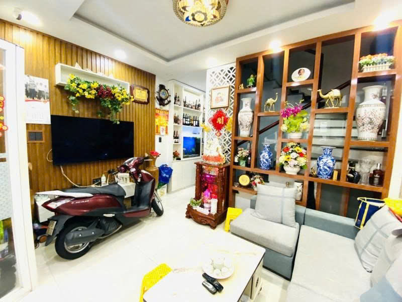 Bán nhà Hẻm 4m Phan Đình Phùng – thông ra Trường Sa, 8,2x8m, 5 Tầng – 10 PN, 12,9 tỷ.