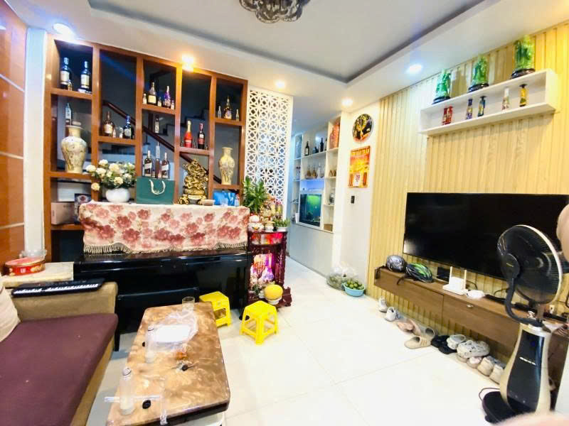 Bán nhà Hẻm 4m Phan Đình Phùng – thông ra Trường Sa, 8,2x8m, 5 Tầng – 10 PN, 12,9 tỷ.