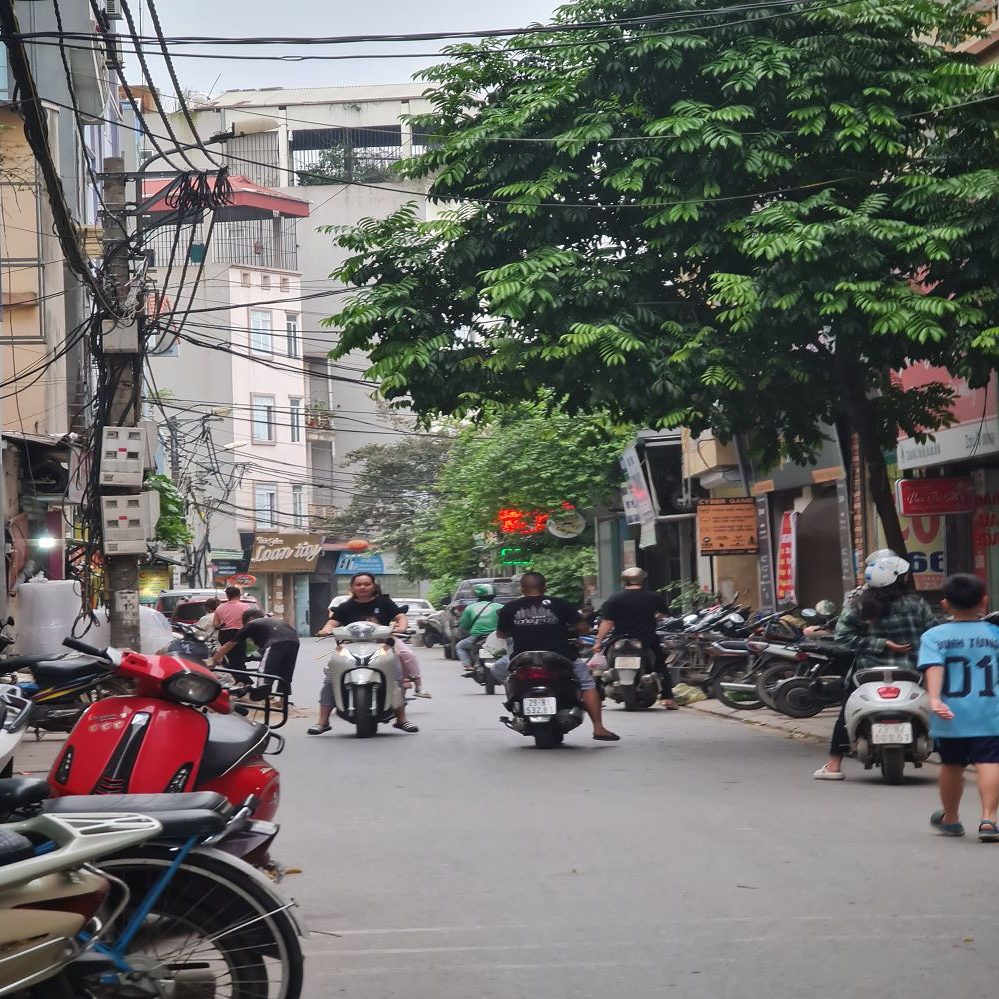 🏡 Nhỉnh 5 tỷ có đất gần cổng chính Học viện Nông nghiệp, ngõ ngắn, thông 4 chỗ. Lh 0989894845 📍