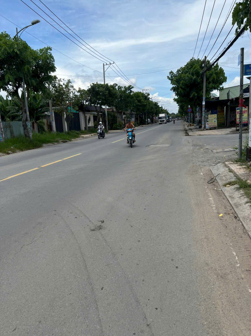 ĐẤT 3.572M² MẶT TIỀN NGUYỄN VĂN BỨA DT KHỦNG GIÁ 17TR/M²