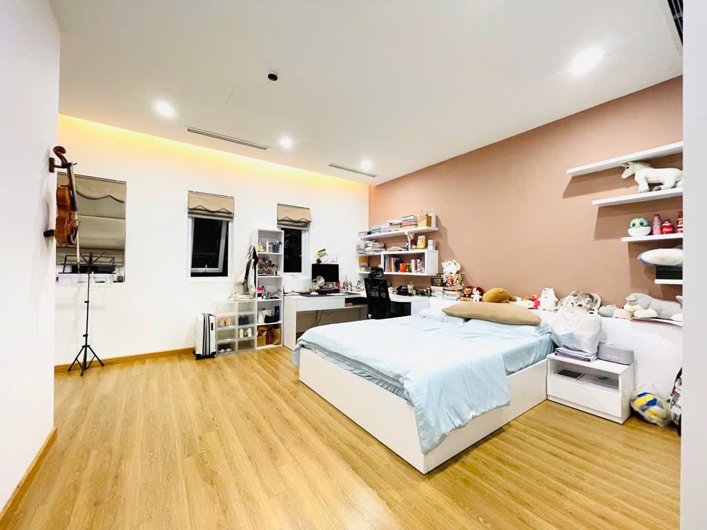 Bán nhà phố Linh Lang, 6 tầng thang máy, 2 mặt thoáng, 20 tỷ