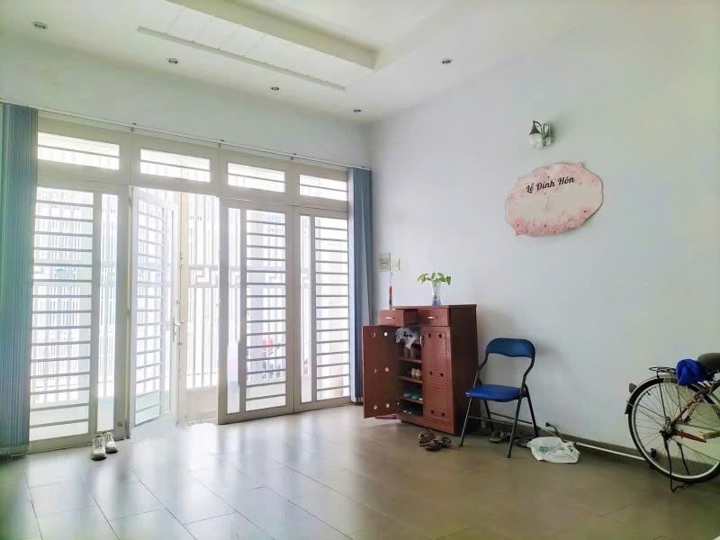 Bán nhà lô góc hẻm 8m Lạc Long Quân, gần CHợ Vải Tân Bình, 6,8×17,5m, 3 Tâng, 13,8 tỷ.