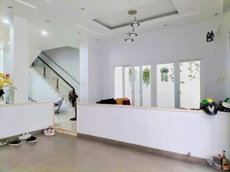 Bán nhà lô góc hẻm 8m Lạc Long Quân, gần CHợ Vải Tân Bình, 6,8×17,5m, 3 Tâng, 13,8 tỷ.