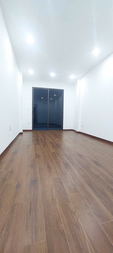 Bán Nhà Xuân La 54m, 5 tầng thang máy, oto đỗ cửa đường trước nhà 5m!