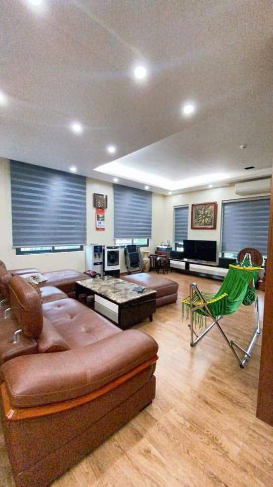 Bán nhà mặt phố Giảng Võ, Đống Đa DT 60m2, 5 tầng, MT 4.5m, kinh doanh sầm uất