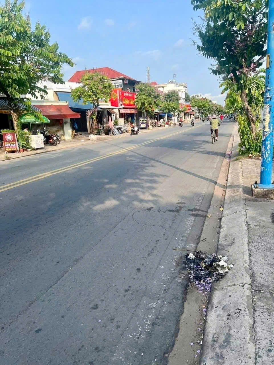 BÁN NHÀ ĐÔI (10×20) MT NHỰA LÊ LỢI GẦN NGÃ 3 HỒNG CHÂU, QL22 GIÁ 20 TỶ